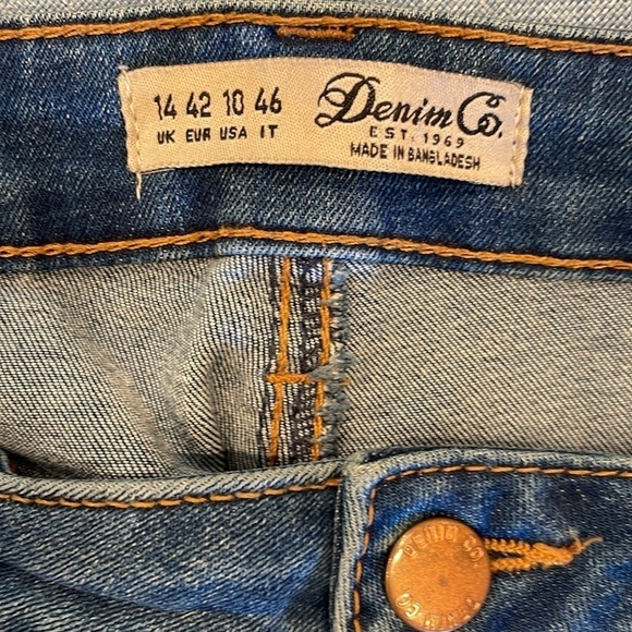 Denim Co Sz 10 button up  raw hem capris - Picture 2 of 8